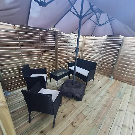Jolie 2 Pieces Avec Terrasse Jusqu'a 5 Personnes Centre شقة نانسي