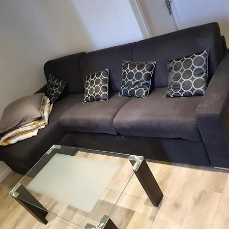 Jolie 2 Pieces Avec Terrasse Jusqu'a 5 Personnes Centre شقة *