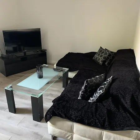 Jolie 2 Pieces Avec Terrasse Jusqu'a 5 Personnes Centre شقة نانسي